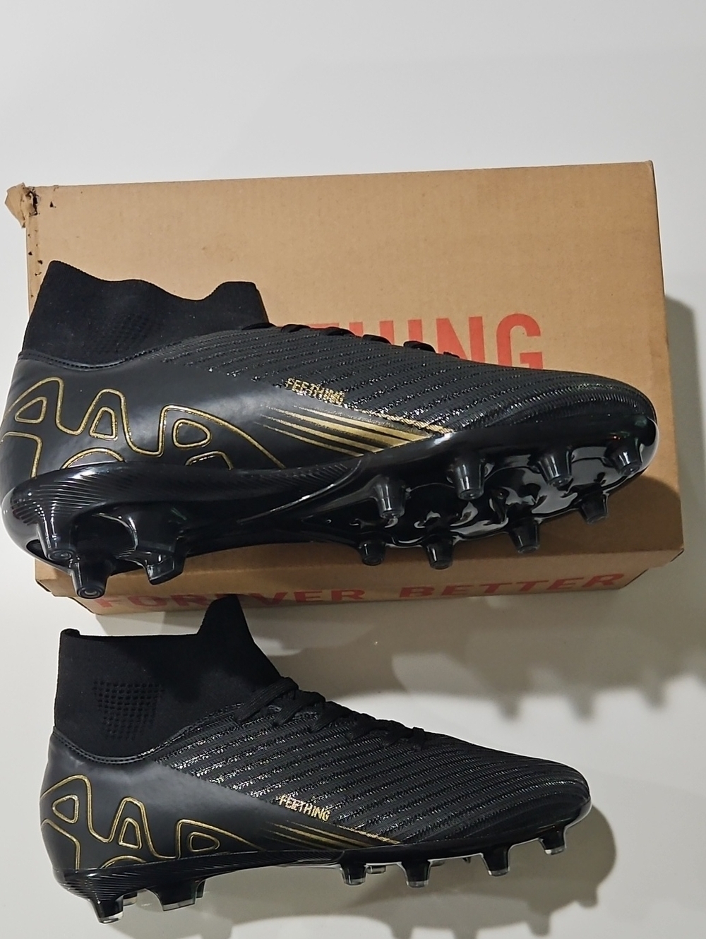Men's 7 Womens 9 Black Soccer Cleats with Gold Accents NIB